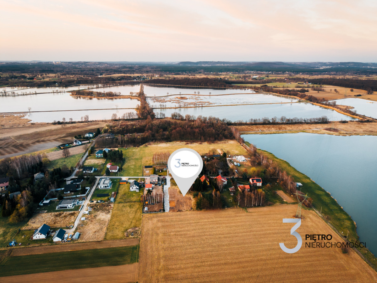 Działka na sprzedaż