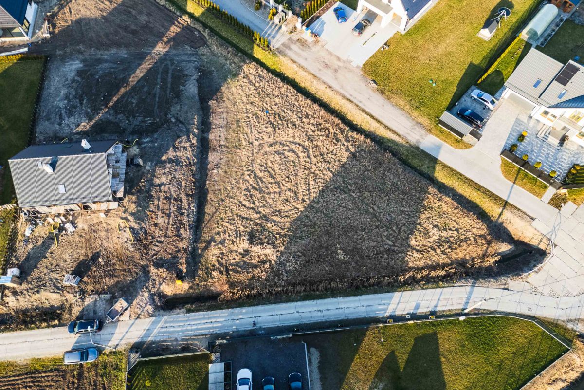 Działka na sprzedaż