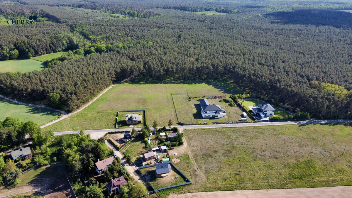 Działka na sprzedaż