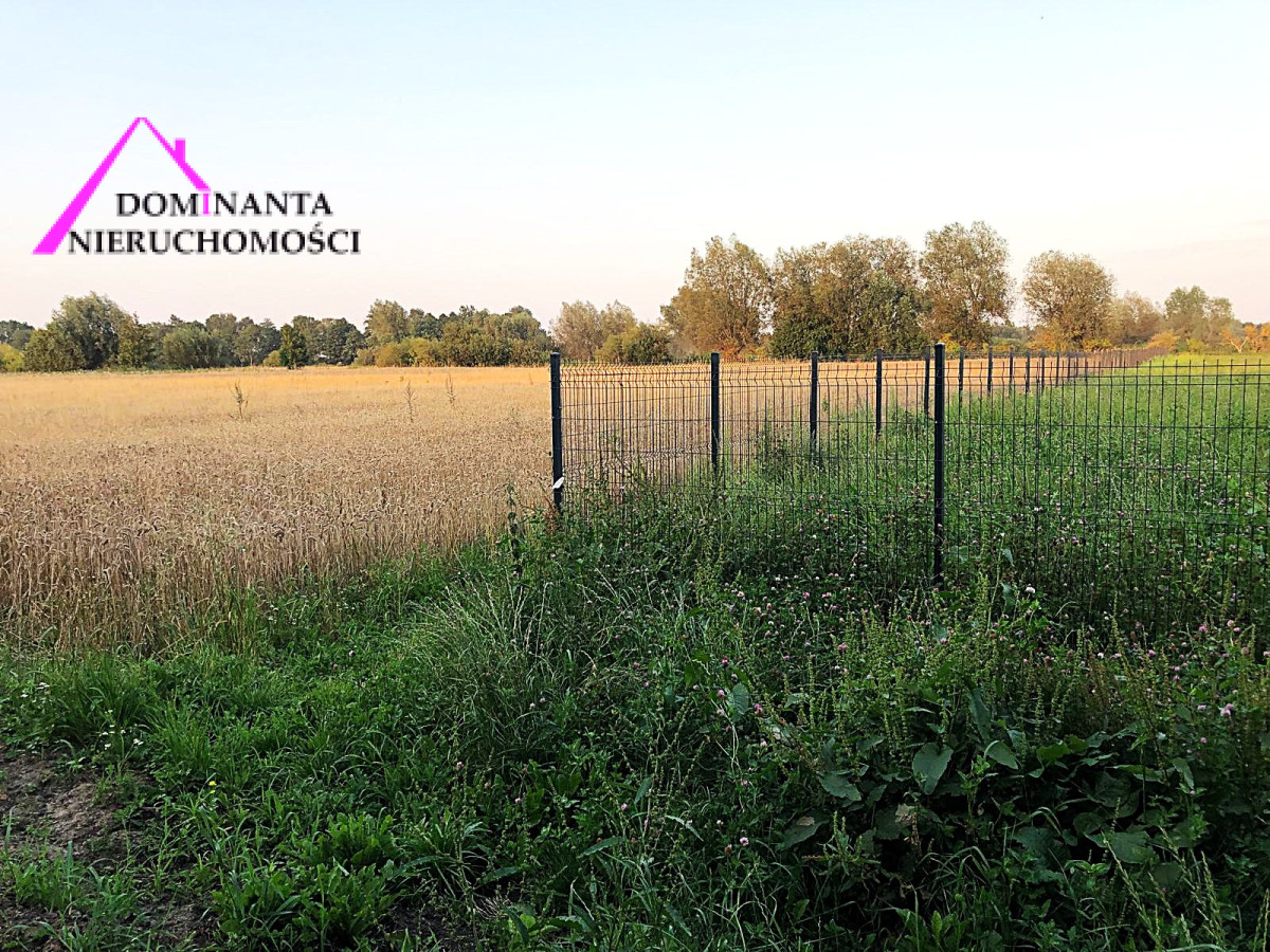 Działka na sprzedaż