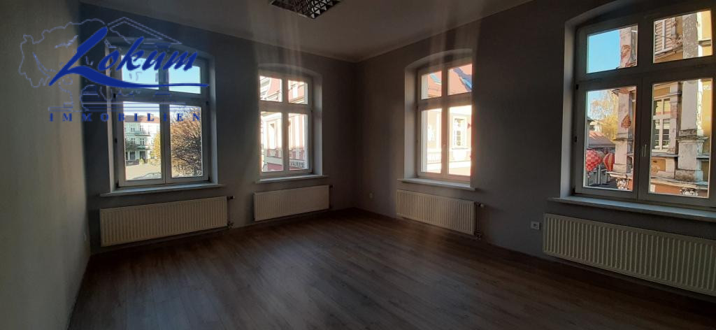 Komercyjny na wynajem