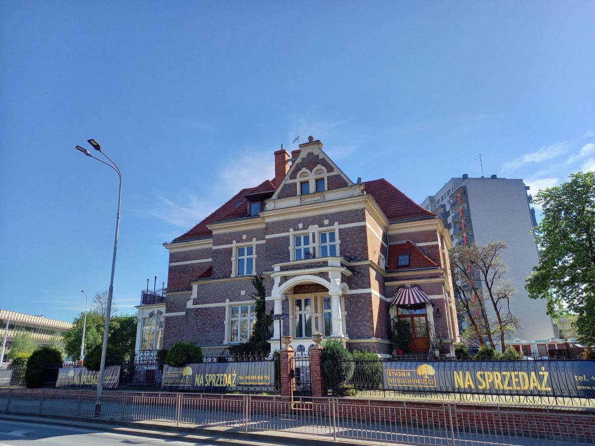 Komercyjny na sprzedaż