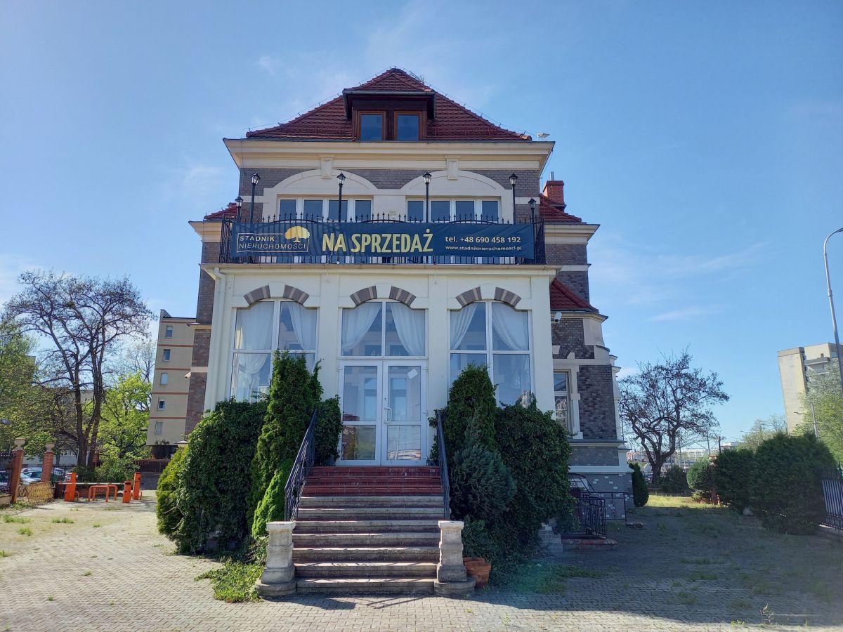 Komercyjny na sprzedaż