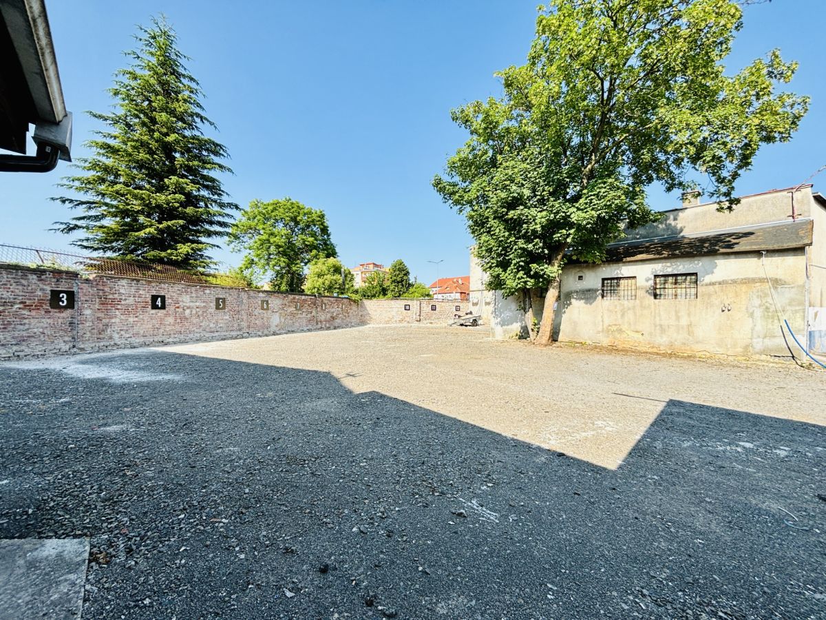 Komercyjny na wynajem