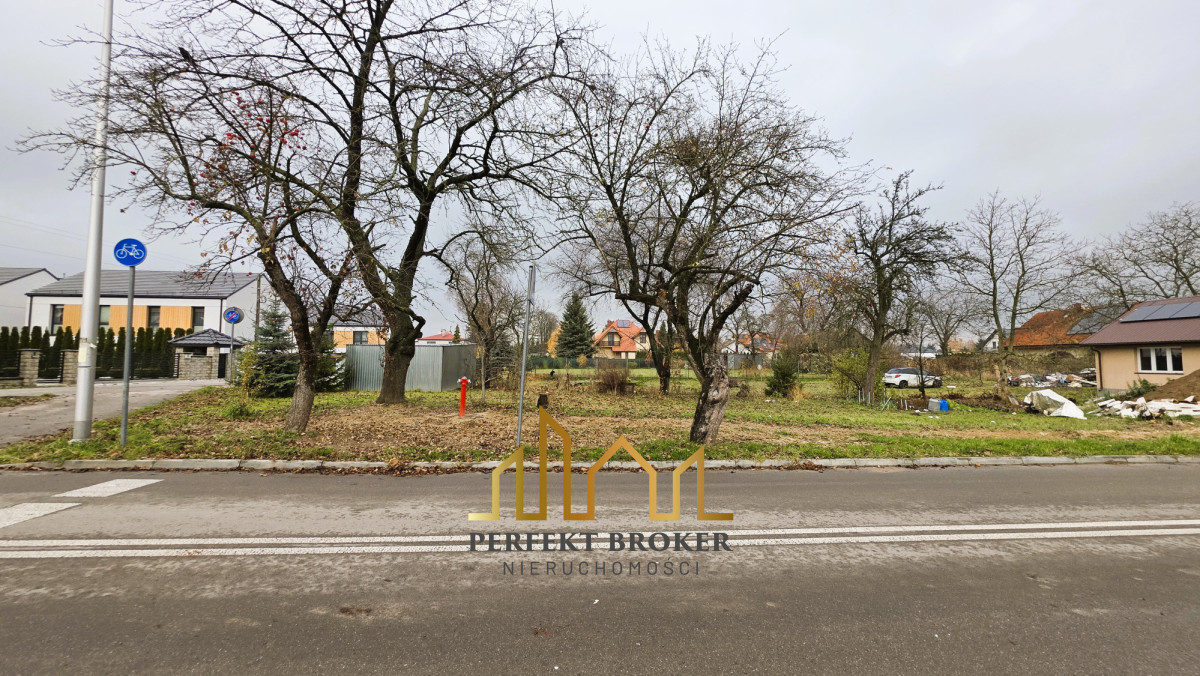 Działka na sprzedaż