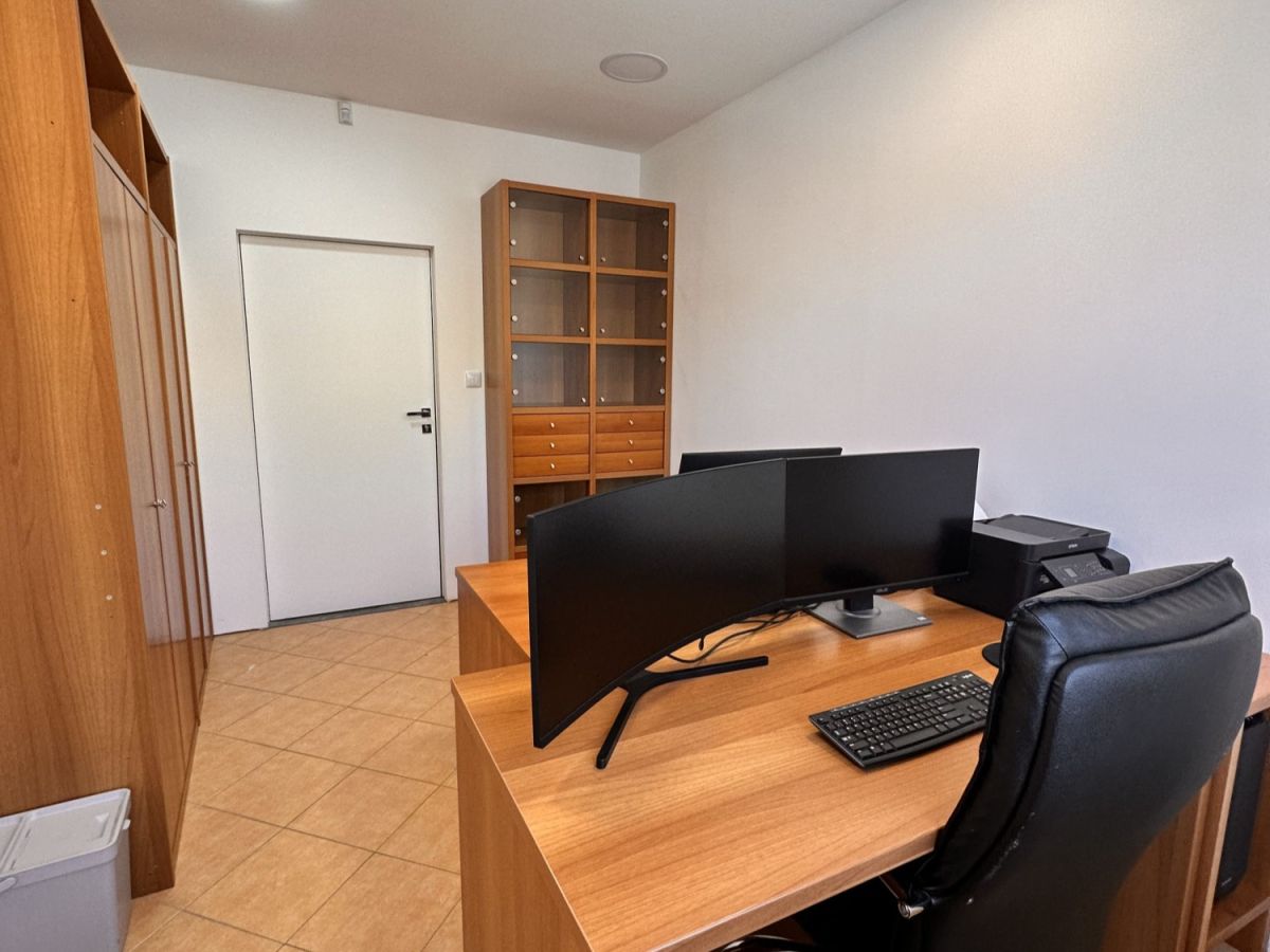 Komercyjny na wynajem