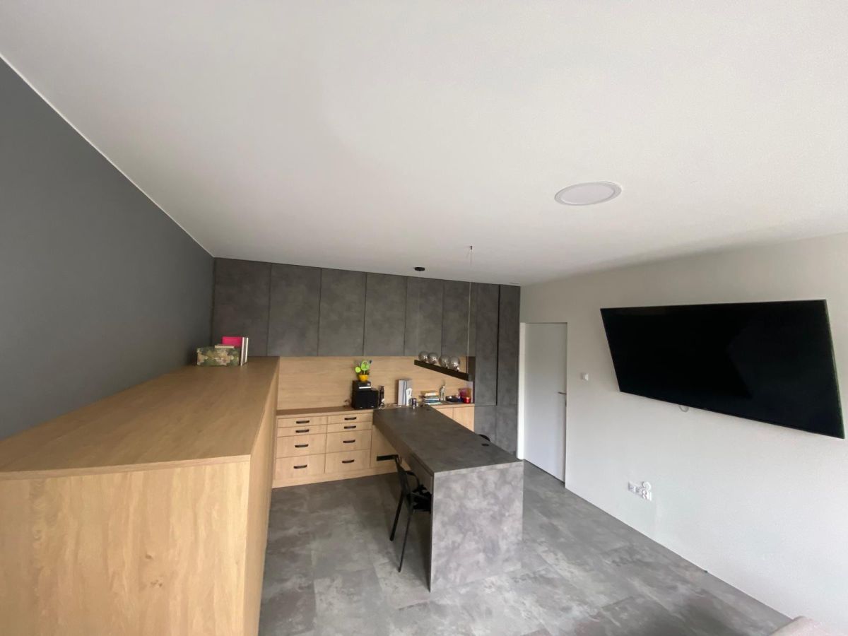 Komercyjny na wynajem