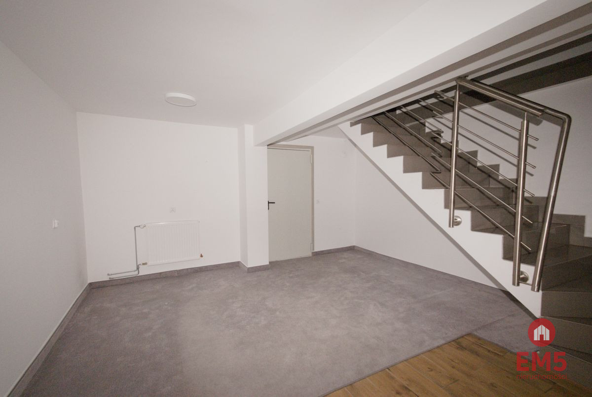 Budynek 430m2*Dom Ul. Stroma, zdjęcie 8