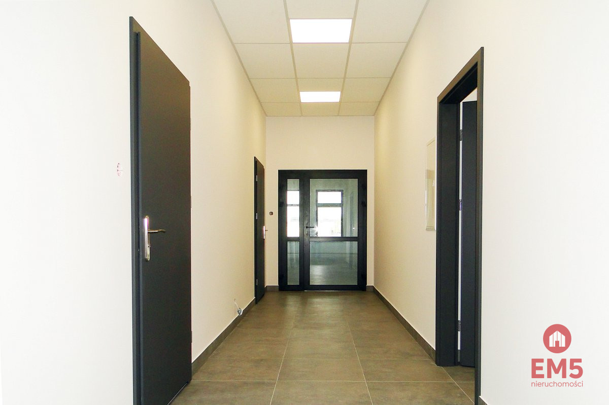 Budynek 1400 m2. Szkoła, fitness, gabinety, zdjęcie 1