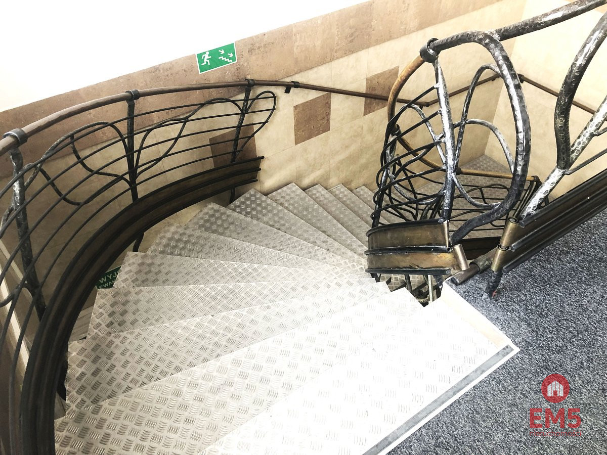 Ścisłe centrum 300 m2 parter plus piętro, zdjęcie 6
