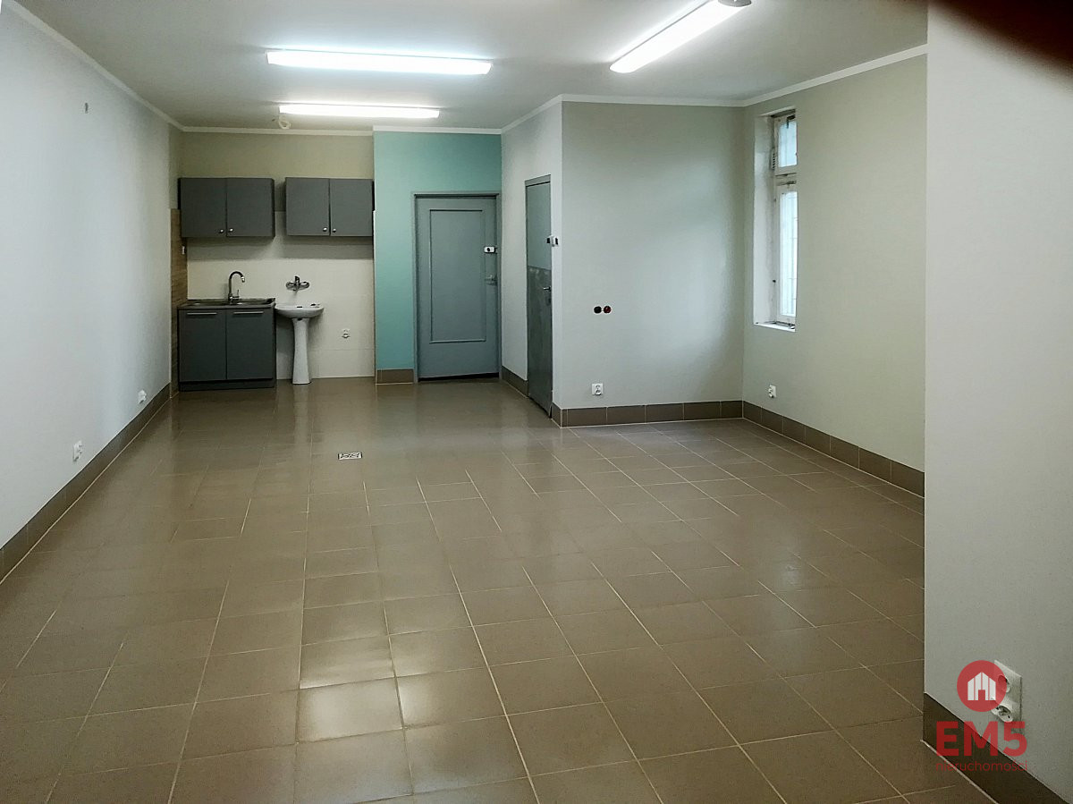 Pawilon usługowo-handlowy 70 m2, zdjęcie 2