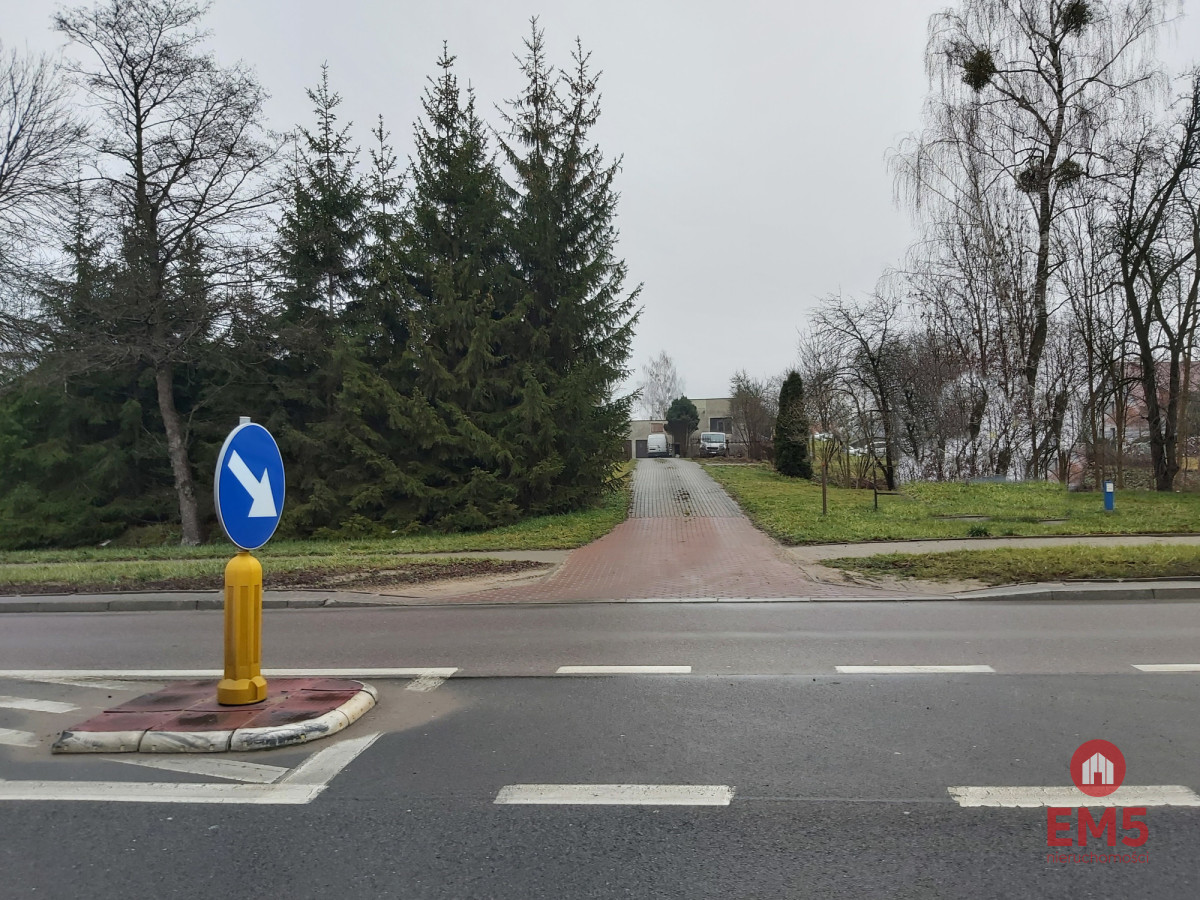 Lokal przy głównej drodze wyjazdowej z miasta, zdjęcie 3