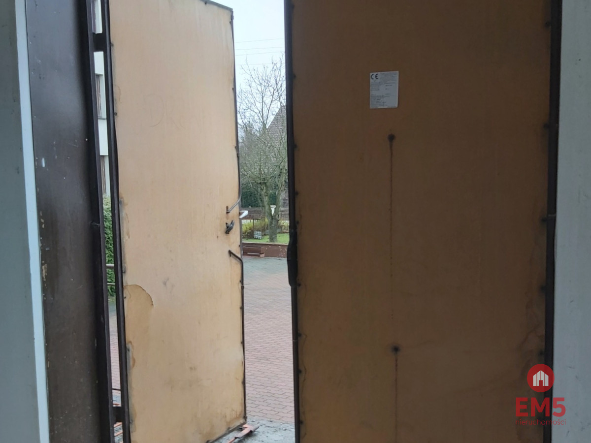 Lokal przy głównej drodze wyjazdowej z miasta, zdjęcie 4