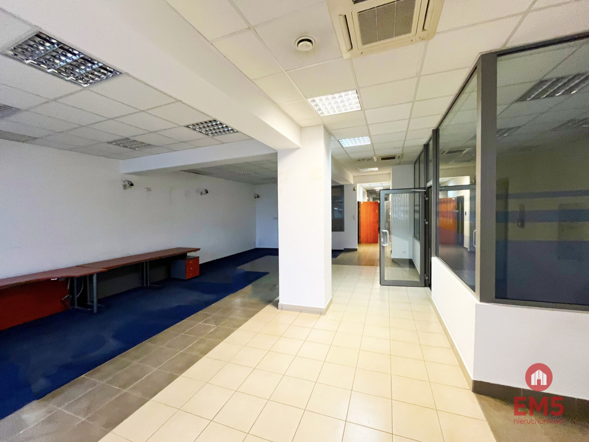 Budynek parterowy 200 m2, zdjęcie 2