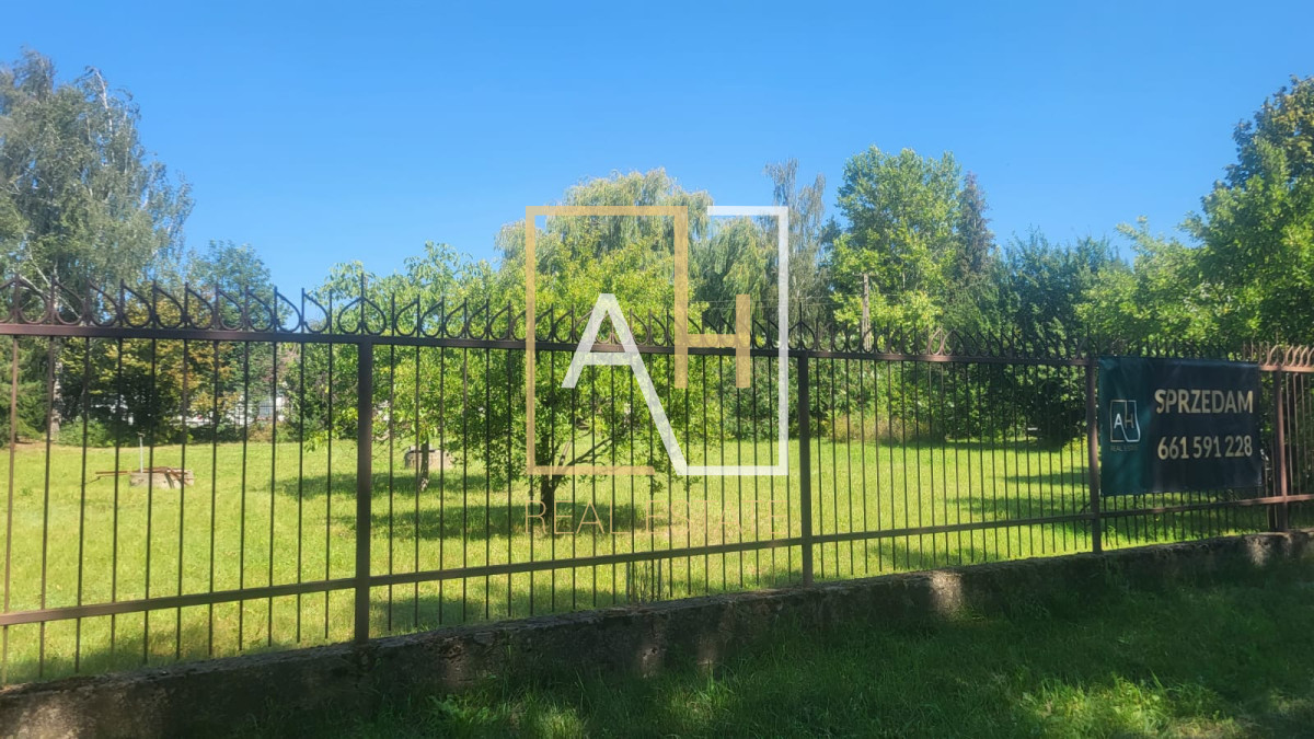 Działka na sprzedaż