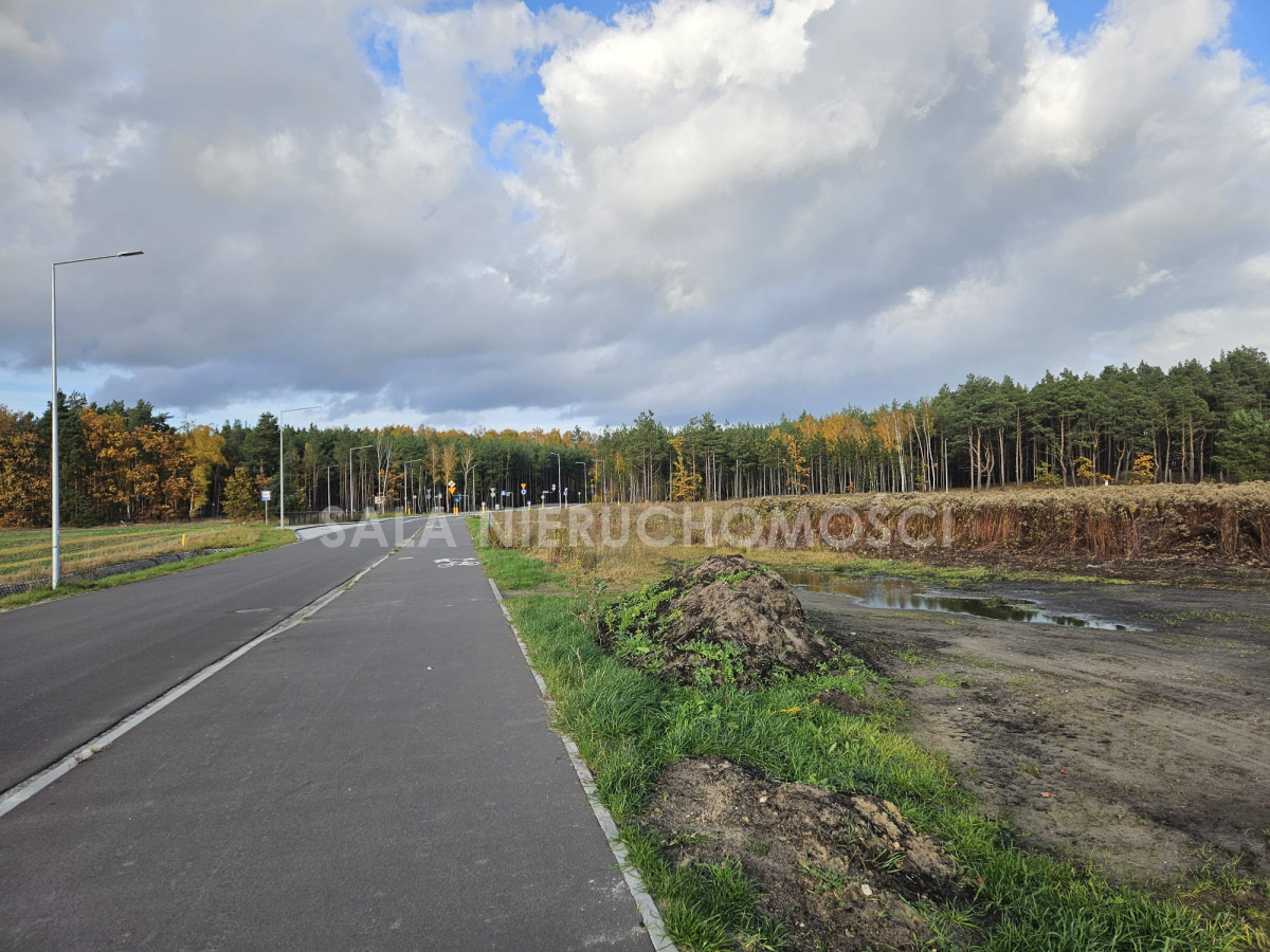 Działka na sprzedaż