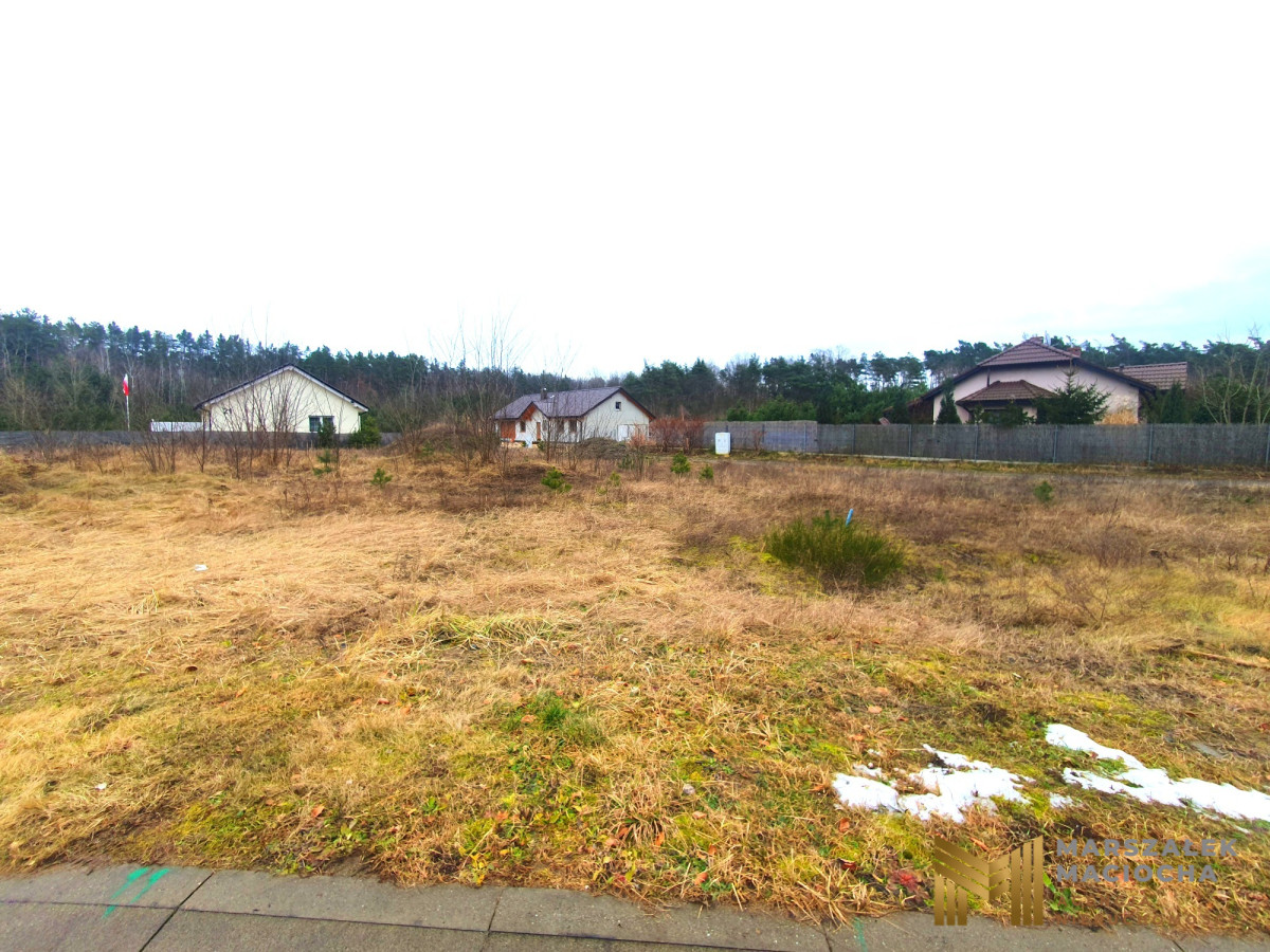 Działka na sprzedaż