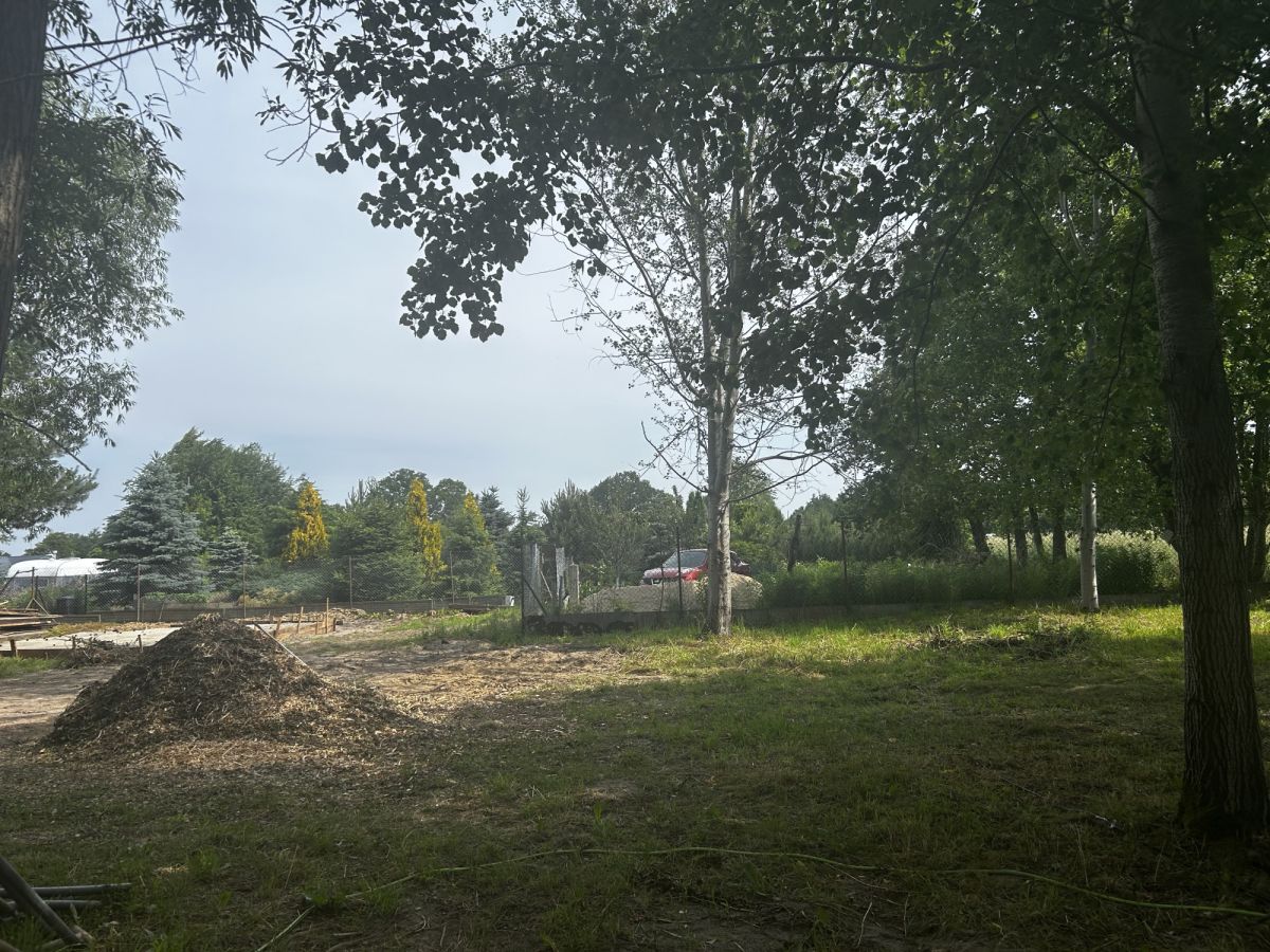 Działka na sprzedaż