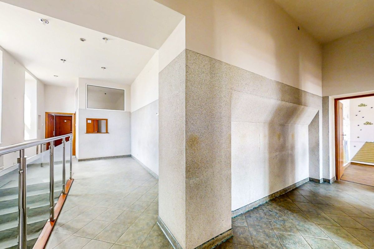 Komercyjny na sprzedaż