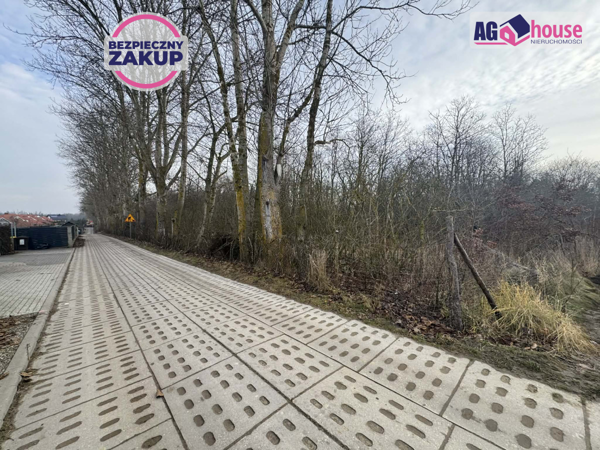 Działka na sprzedaż