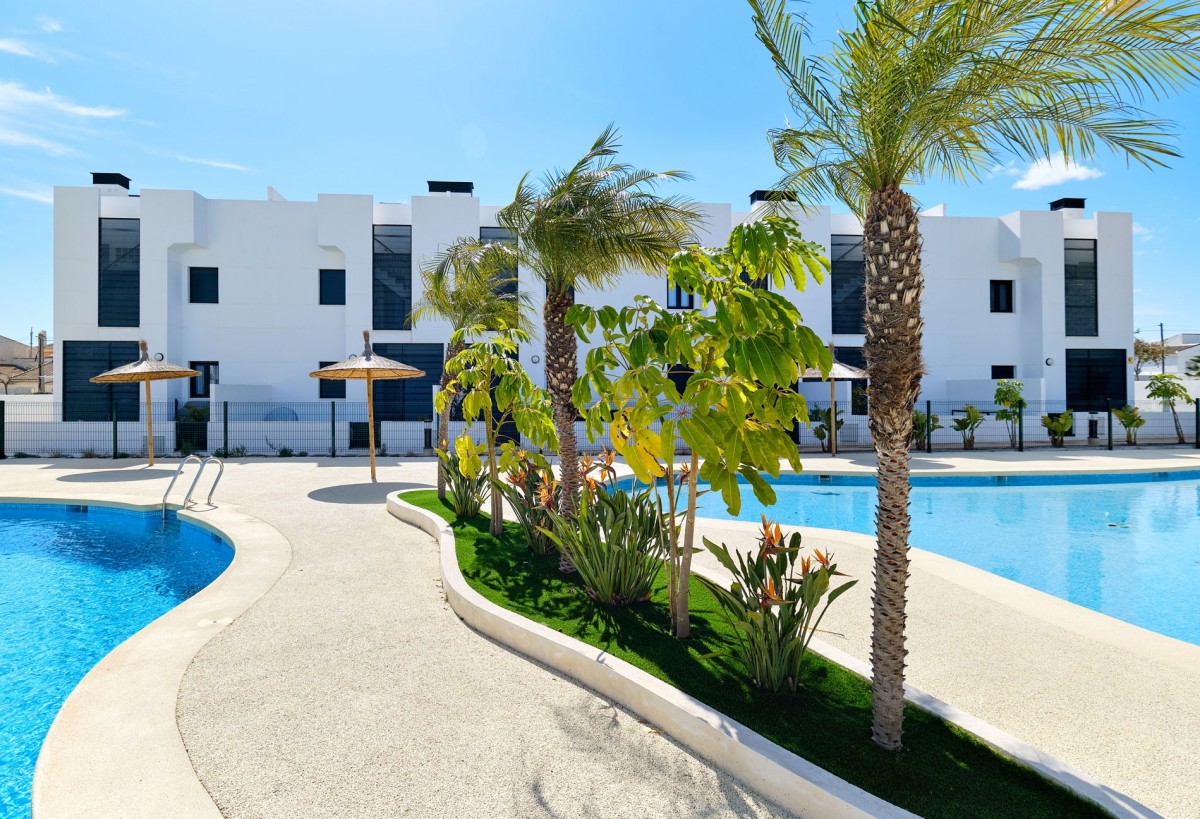 Nowe Apartamenty z duży tarasem 400m od plaży w Mil Palmeras, Costa Blanca