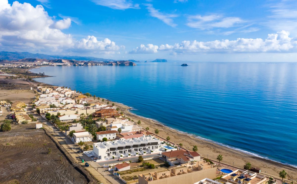 Luksusowy kompleks apartamentów dwupoziomowych z basenem z widokiem na morze, Almería