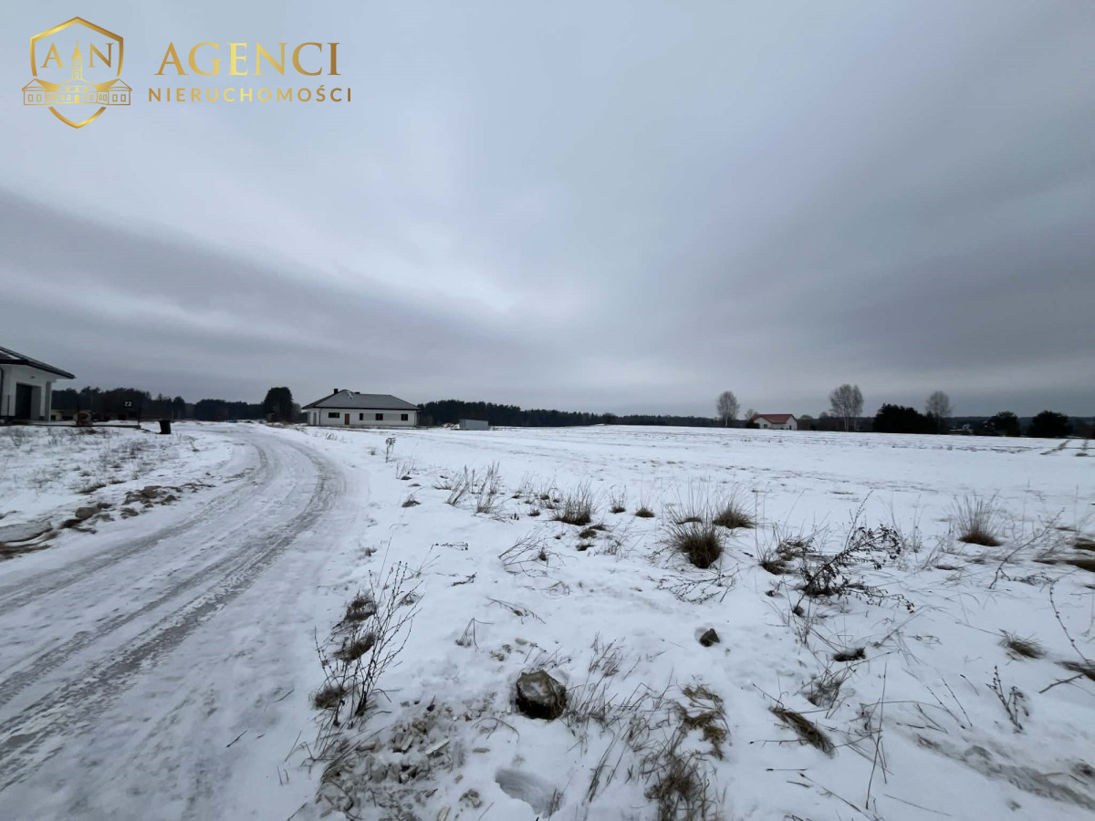 Działka na sprzedaż