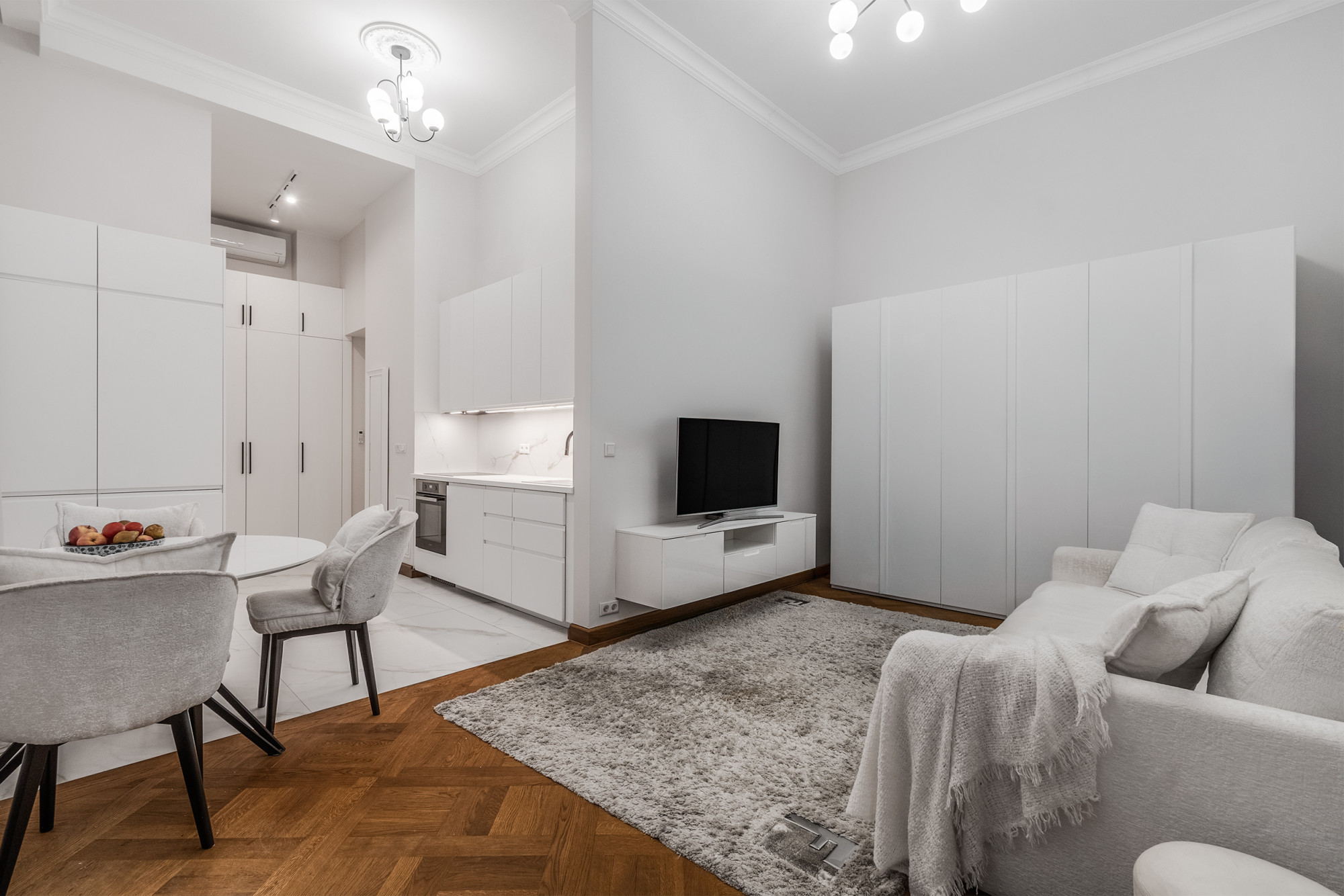 Przytulny apartament w kamienicy Foksal 13/15