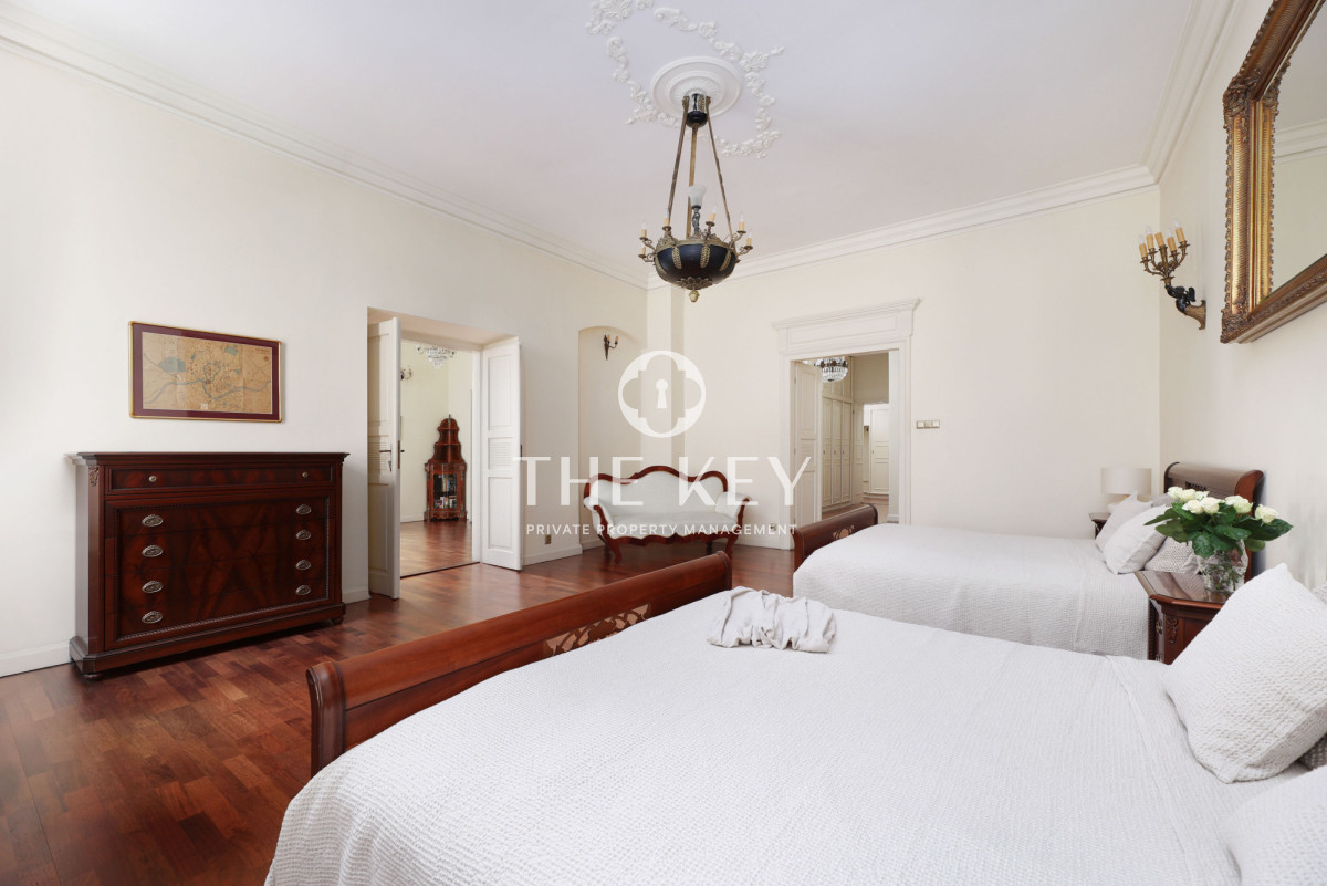 Apartament z 2 sypialniami w zabytkowej kamienicy