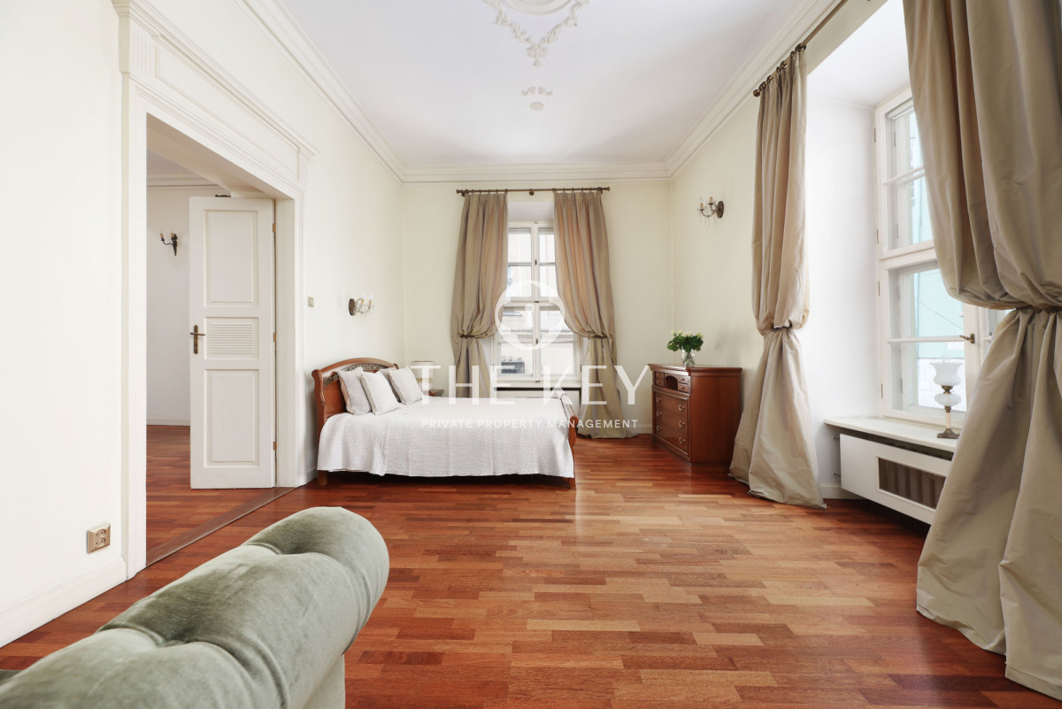 Apartament z 2 sypialniami w zabytkowej kamienicy