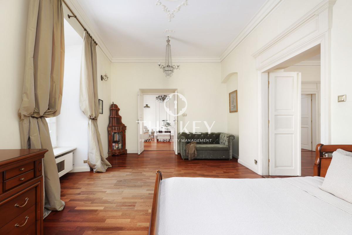 Apartament z 2 sypialniami w zabytkowej kamienicy