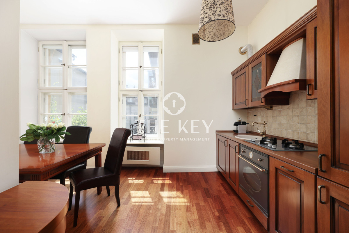 Apartament z 2 sypialniami w zabytkowej kamienicy