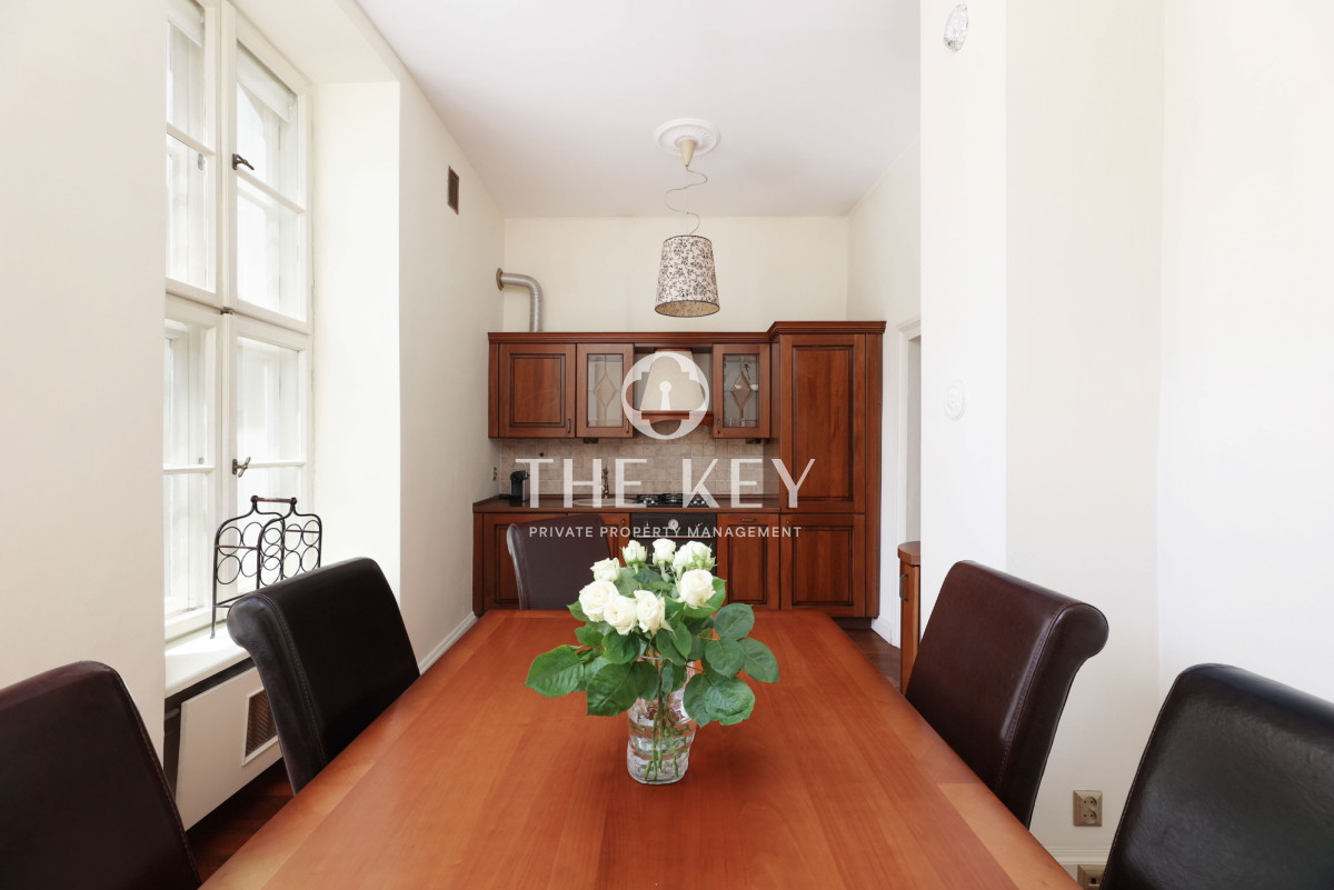 Apartament z 2 sypialniami w zabytkowej kamienicy