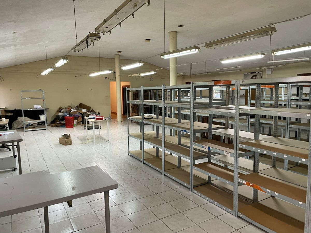 Komercyjny na sprzedaż