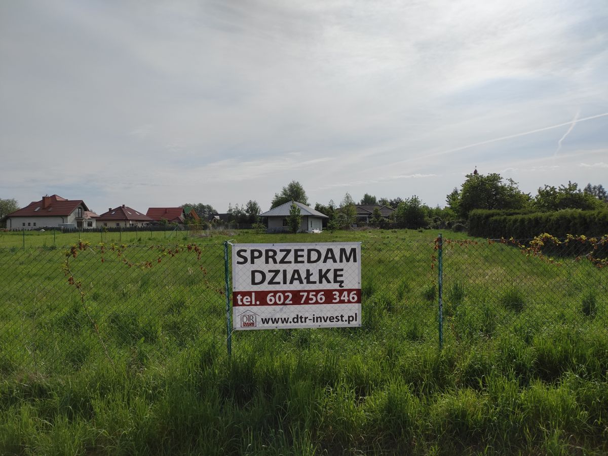 Działka na sprzedaż
