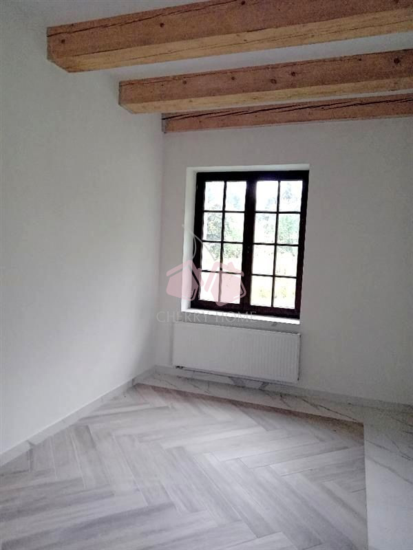 Siedlisko ze stawem i stodołą nowy dom