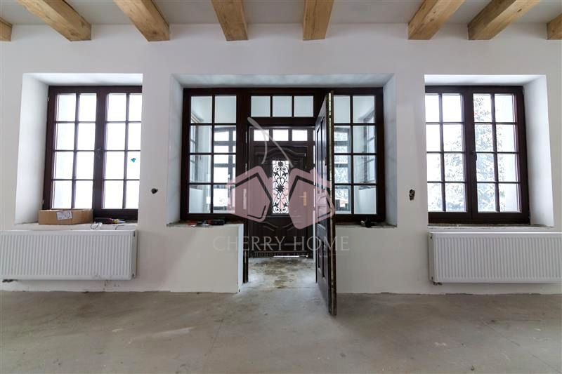 Siedlisko ze stawem i stodołą nowy dom