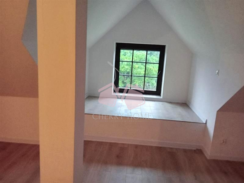 Siedlisko ze stawem i stodołą nowy dom