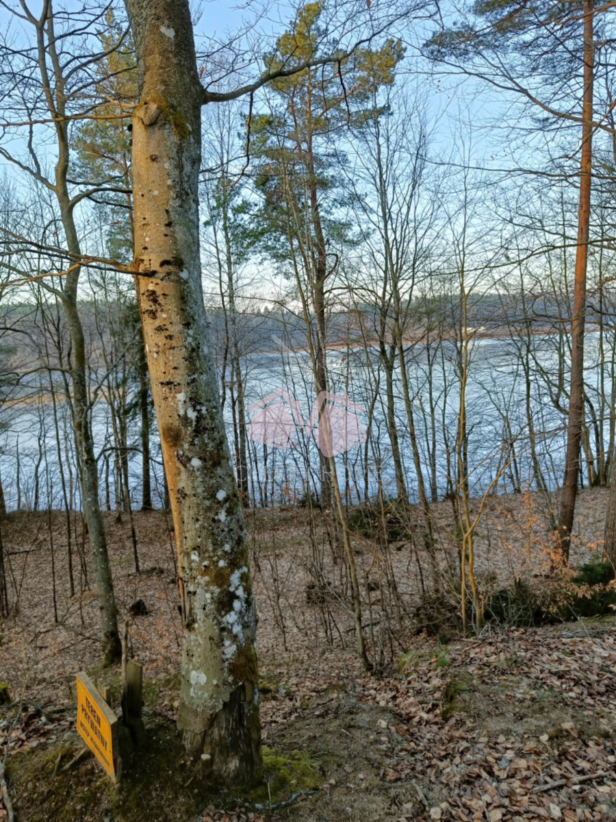 Piękna działka z linią brzegową i wodociągiem