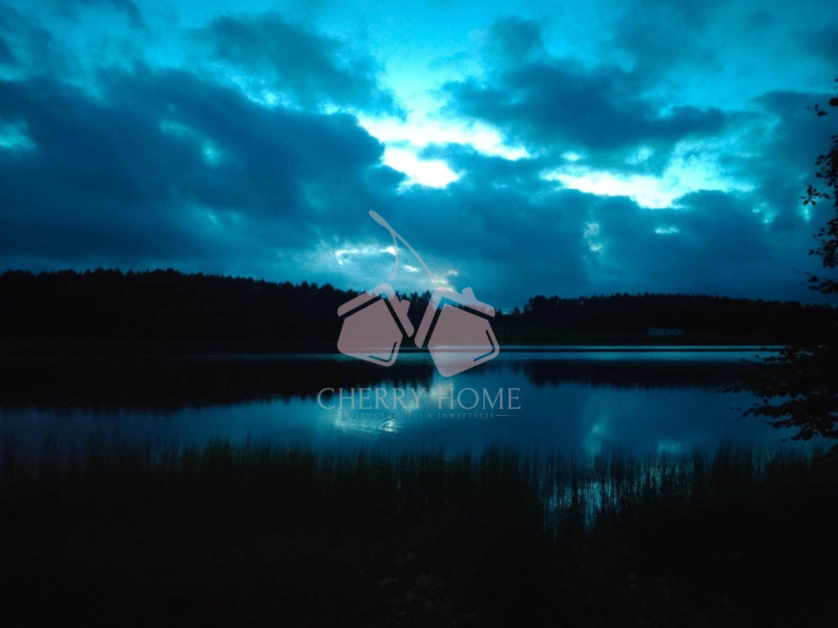 Piękna działka z linią brzegową i wodociągiem