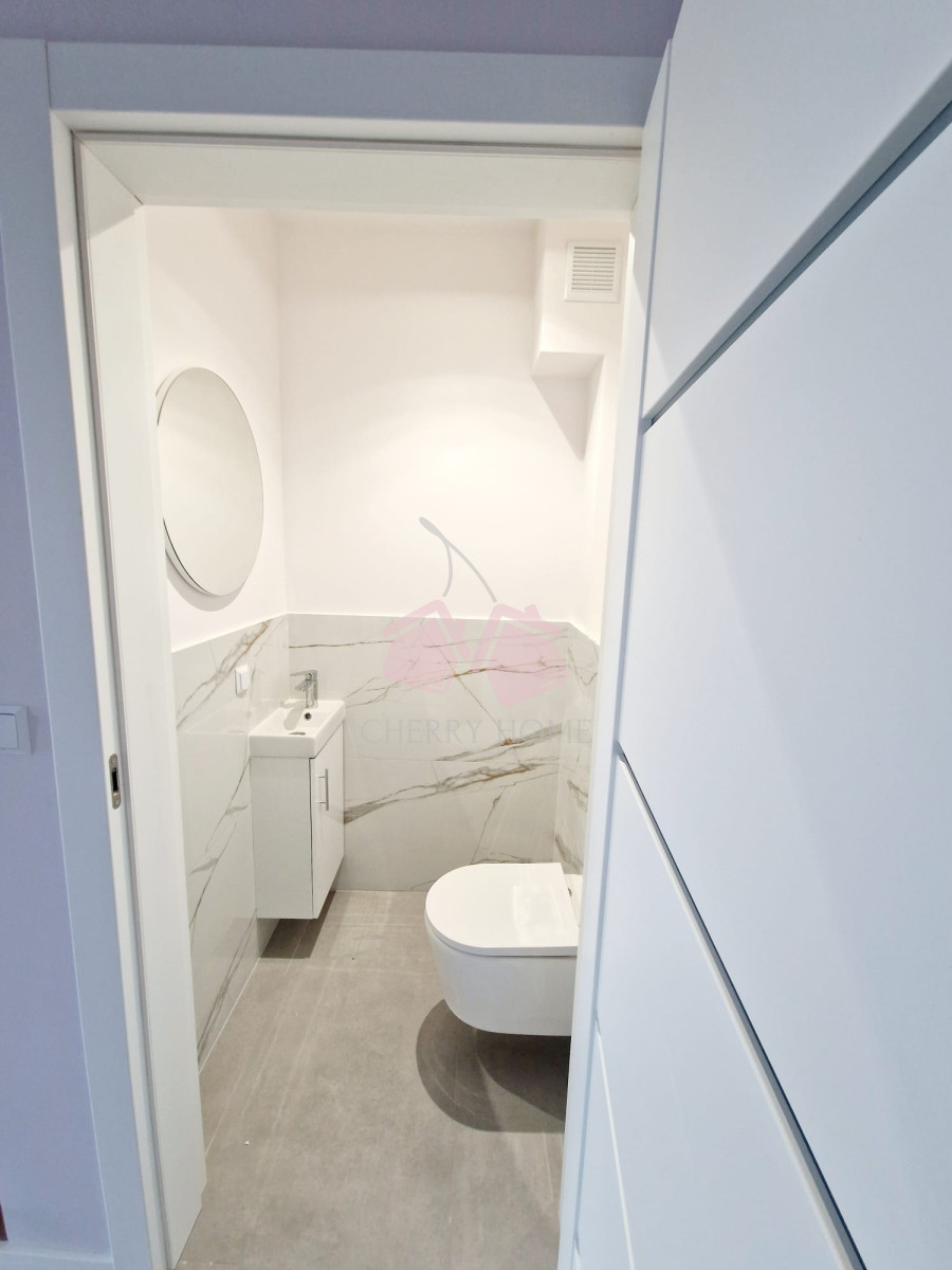 Wygodny dom na strzeżonym osiedlu tanie utrzymanie