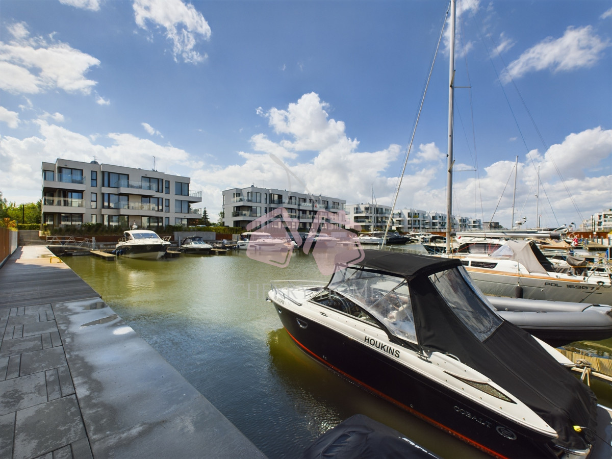 Apartament z widokiem na rzekę i miejscem na jacht