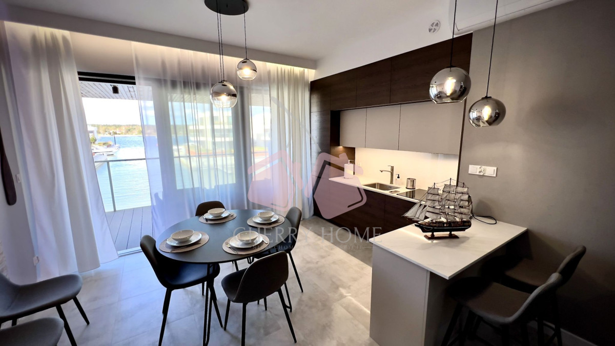 Apartament z widokiem na rzekę i miejscem na jacht