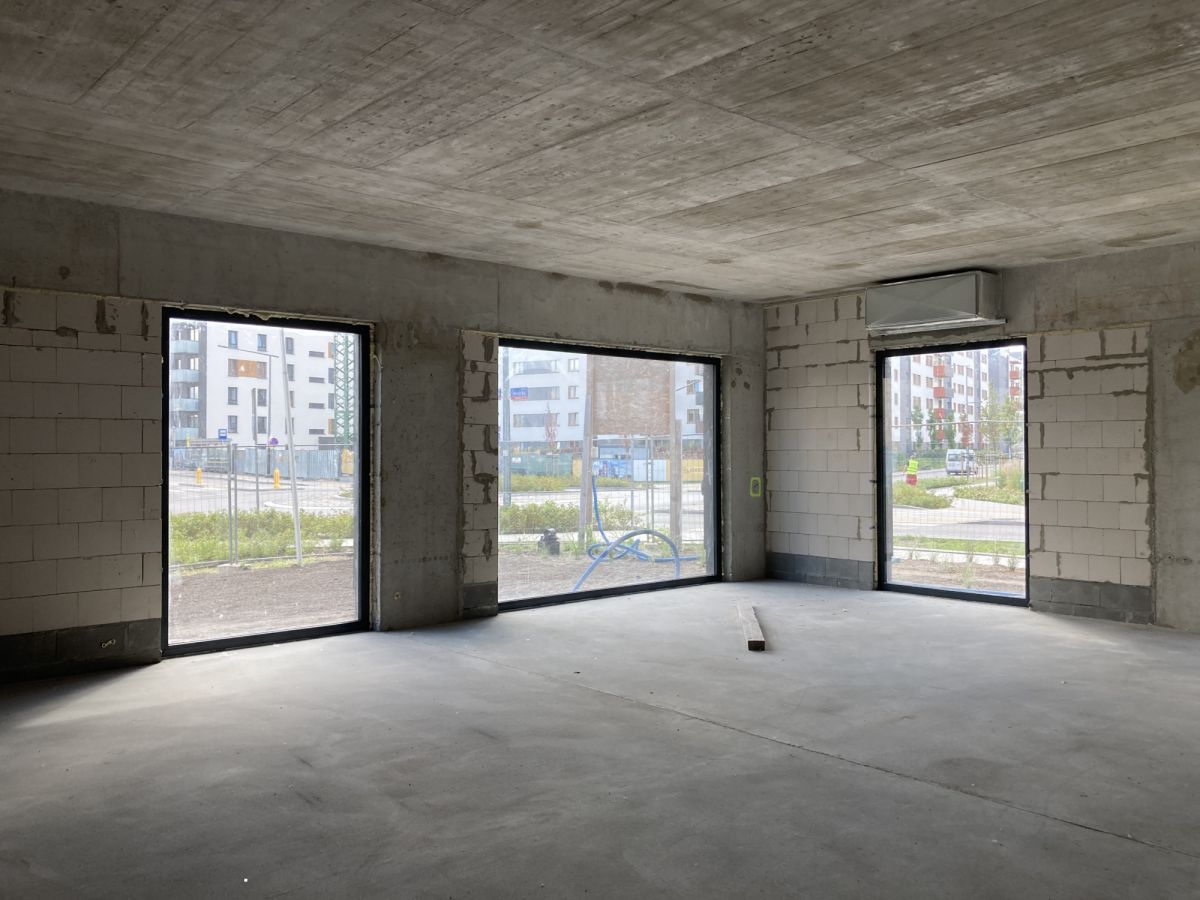 Homest - Duży lokal z placem zabaw przy metro Mińska