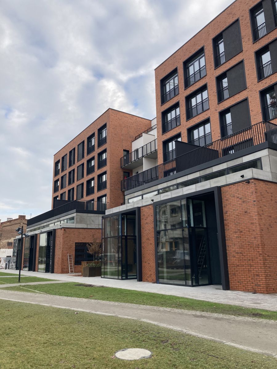 Homest - Lokal z antresolą – Bezpośrednio od właściciela!