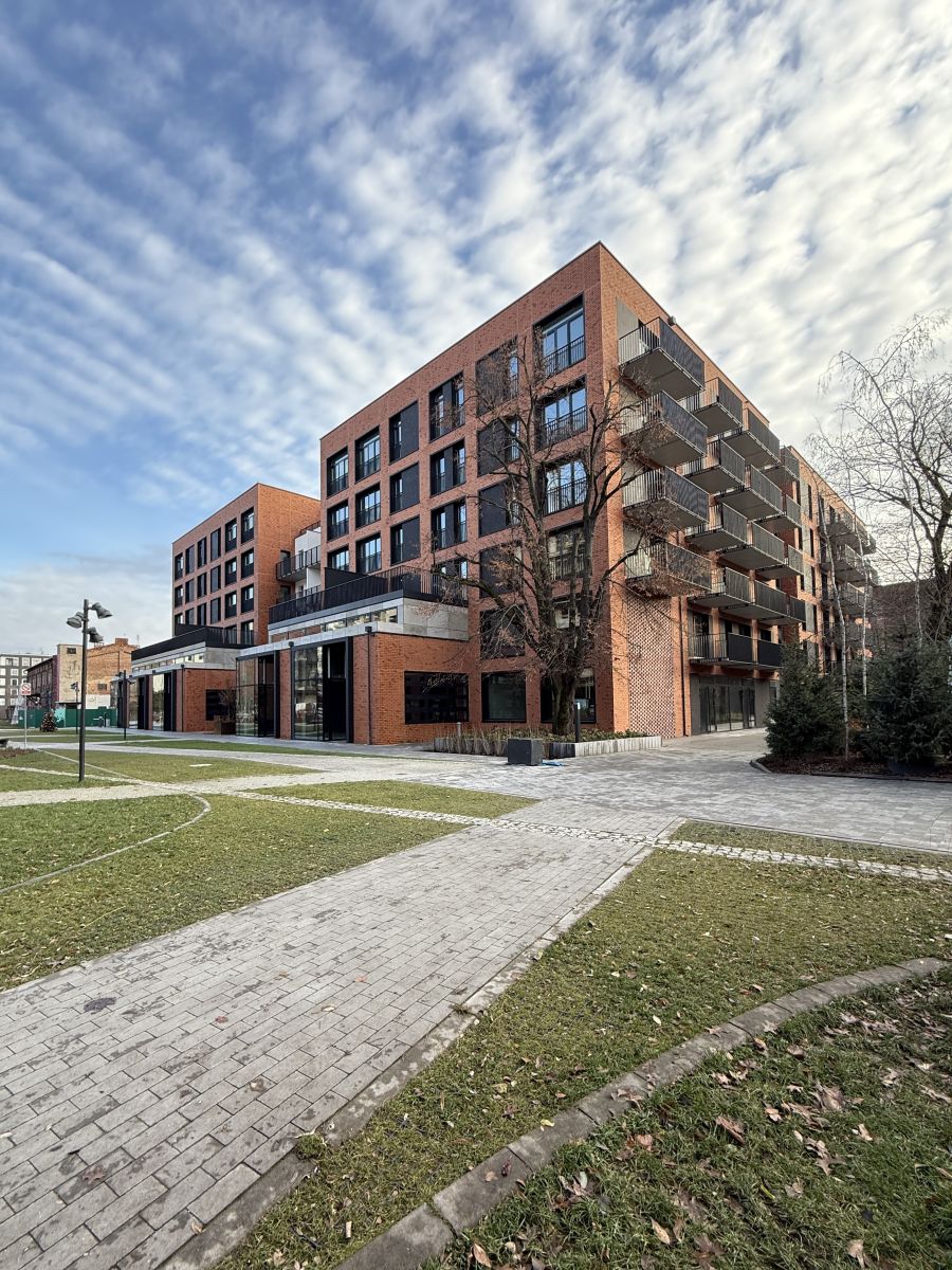 Homest - Lokal z antresolą – Bezpośrednio od właściciela!