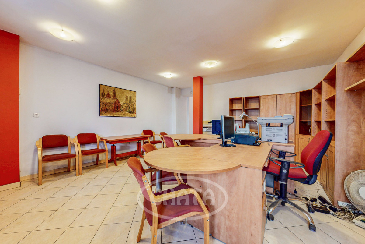 Komercyjny na sprzedaż