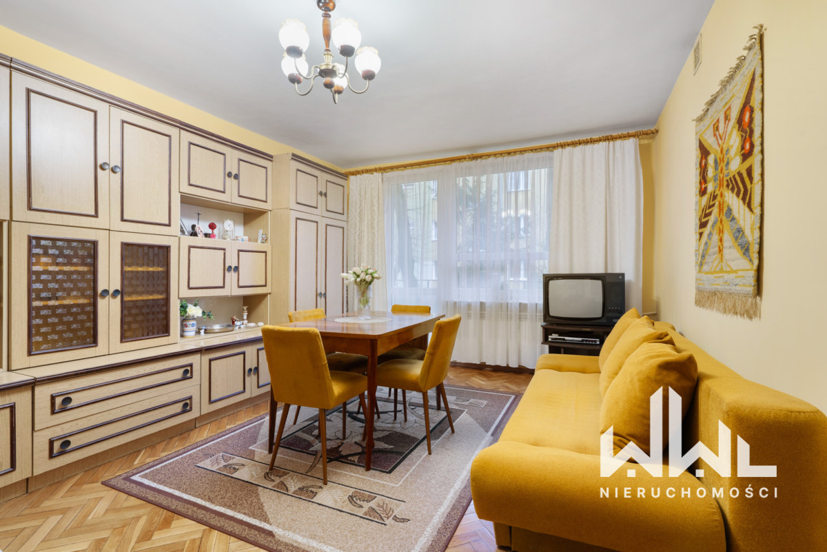 Kameralny budynek*Obok parku*Balkon*Rozkładowe