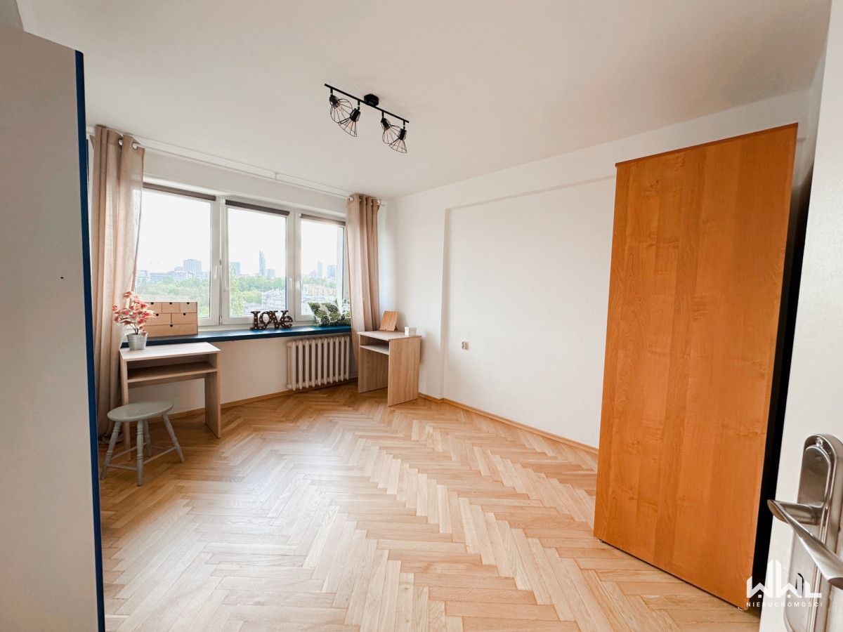 Pokój lub Całe M. Solec po remoncie balkon
