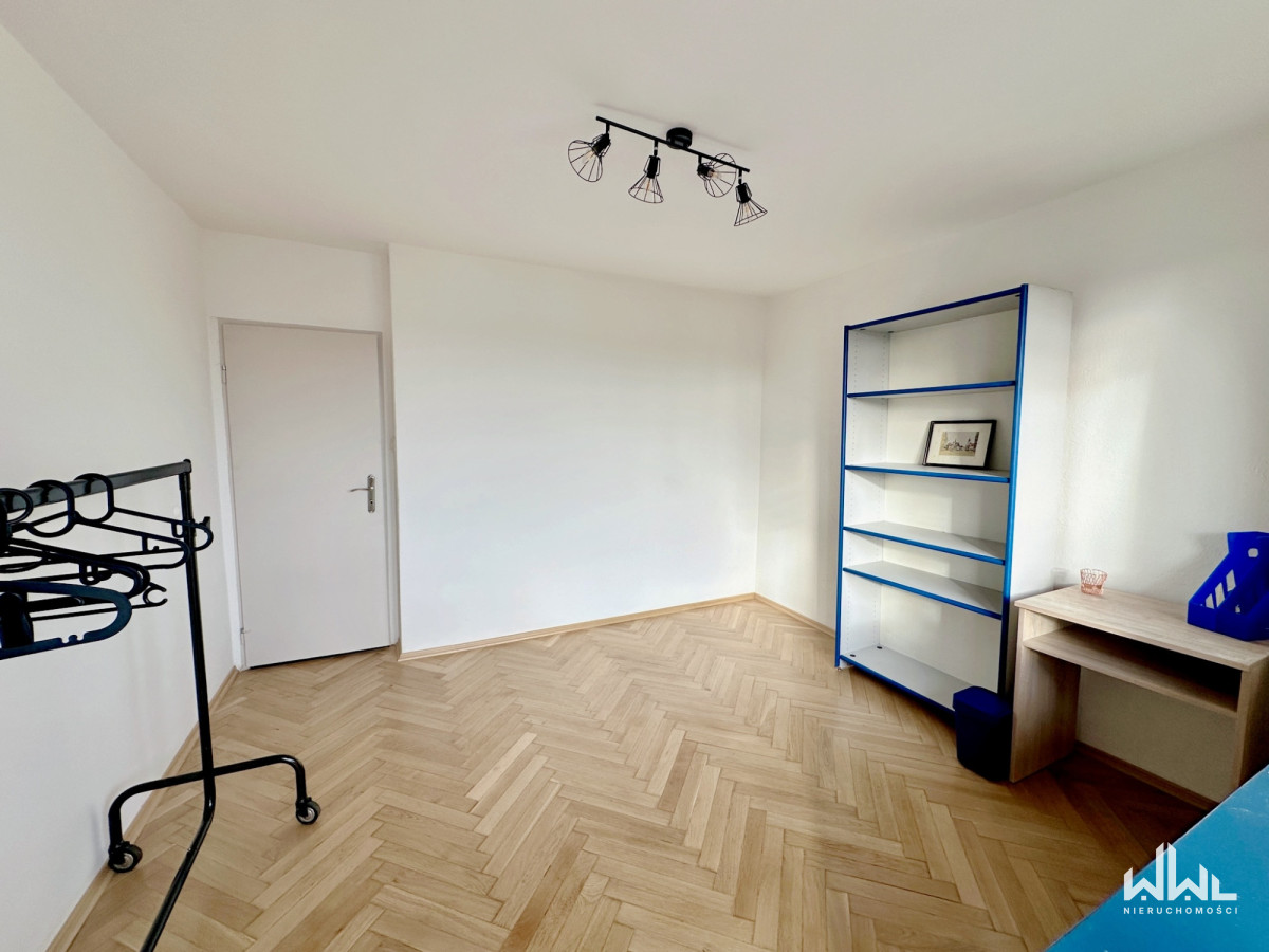 Pokój lub Całe M. Solec po remoncie balkon